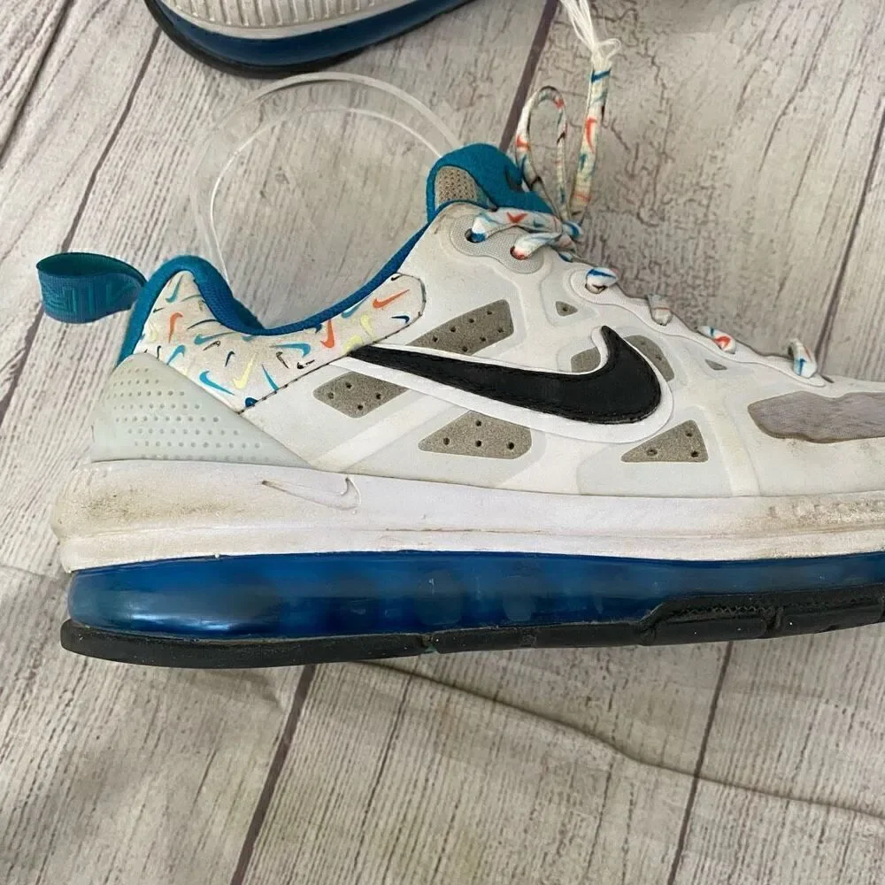 Nike AirMax Genome unisex athletic shoes youth 5